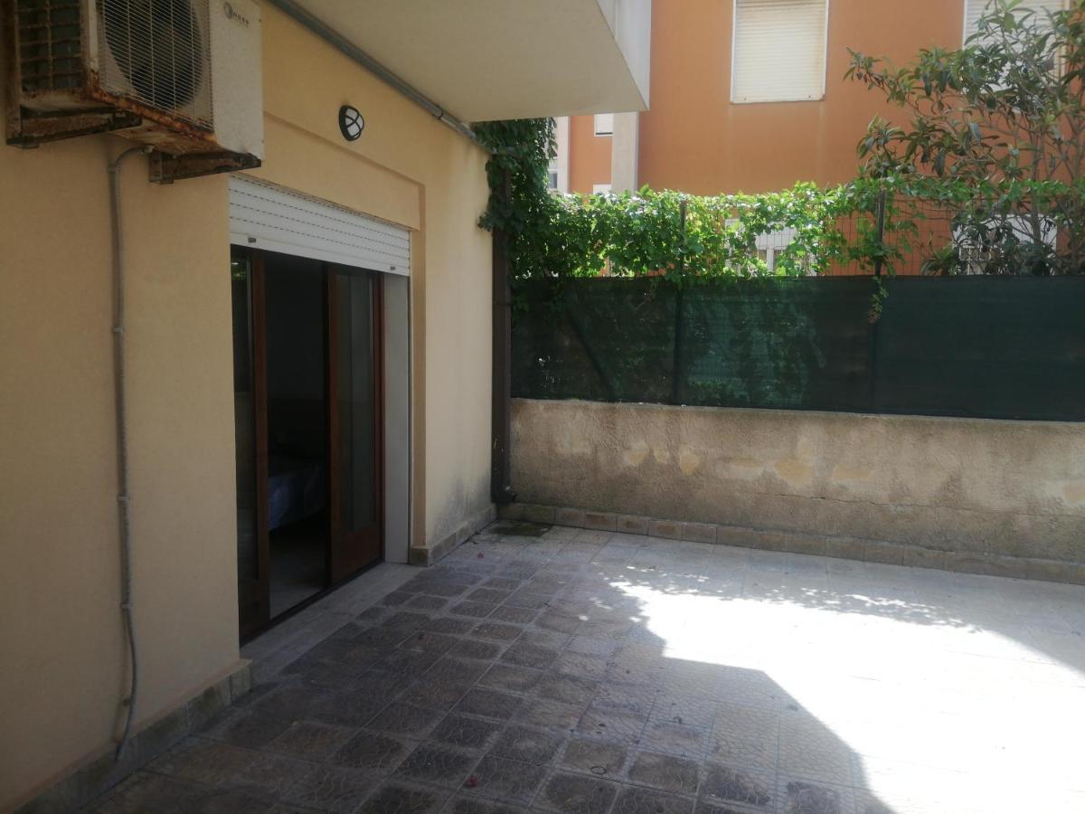 Callipigia Marsala Bagian luar foto